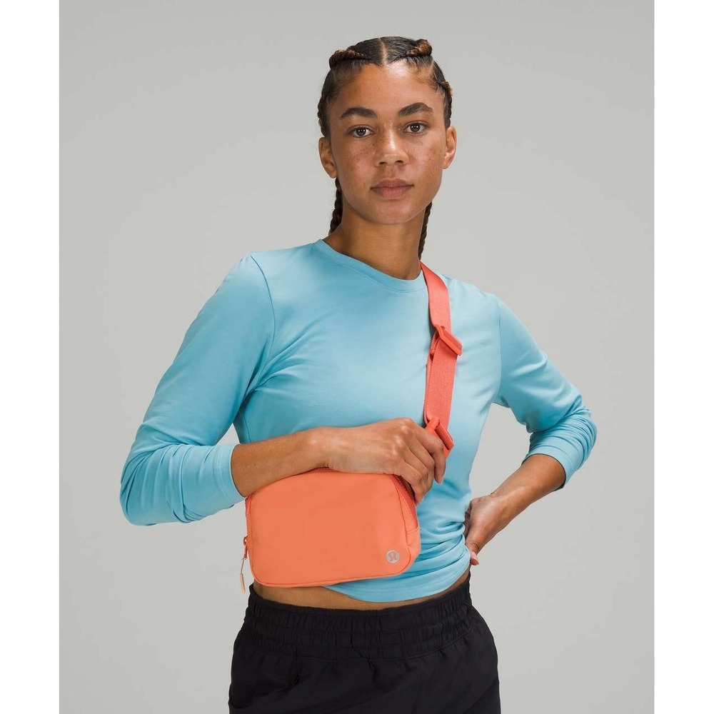 Lululemon Everywhere Belt Bag *1L
Golden Apricot / Warm Coral - Picture 4 of 12